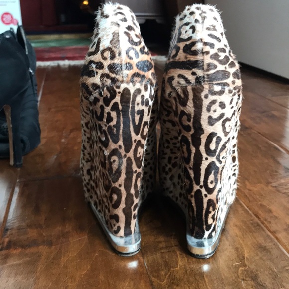 LAMB cheetah heels - Picture 3 of 3